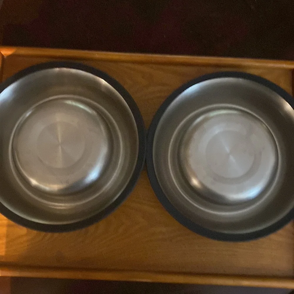2 ANTI SKID STAINLESS STEEL DOG BOWLS 3.75 CUPS NWT